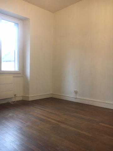 Menetou-Salon (18510) Maison De Ville 5 pièces de 94m2 3/4 Chambres Au Centre de Menetou-Salon