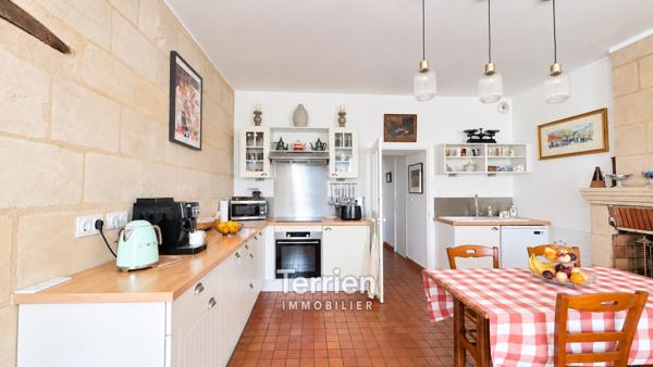 MAISON BOURGEOISE XIXème siècle avec 5 Chambres Sarrigné (49800)