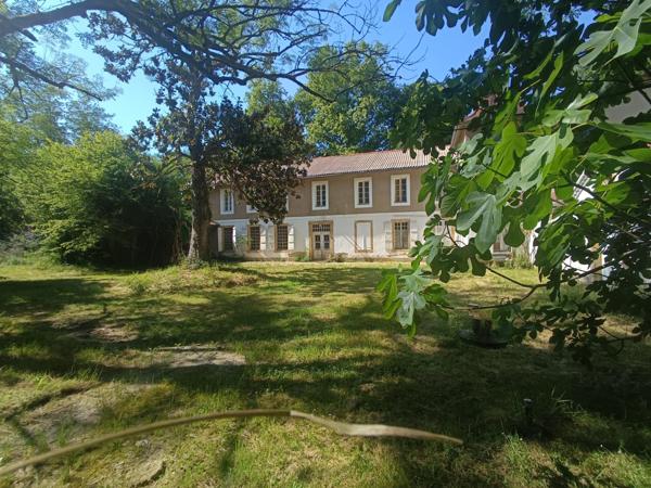 DEMEURE DE CHARME DANS UN CADRE BOCCOLIQUE