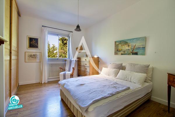 LATTES / MAURIN - MAISON INDÉPENDANTE - T5 DE 138 M² - TERRAIN 10 000 M² - PISCINE - CALME ABSOLU - VIGNES - SOUS-SOL INTÉGRAL