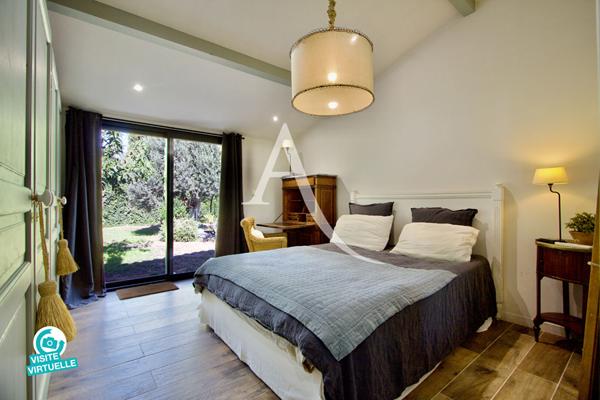 LATTES / MAURIN - MAISON INDÉPENDANTE - T5 DE 138 M² - TERRAIN 10 000 M² - PISCINE - CALME ABSOLU - VIGNES - SOUS-SOL INTÉGRAL