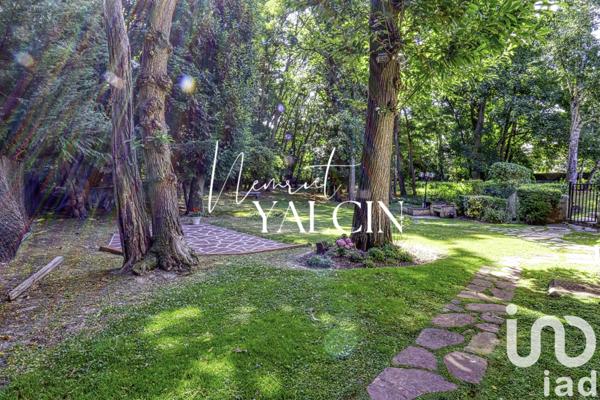 Maison à vendre 8 pièces 233 m² Saint-Brice-sous-Forêt