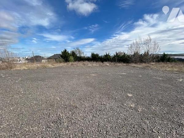 Terrain à bâtir au  BREZET