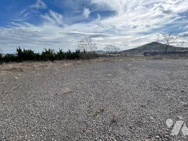 Terrain à bâtir au  BREZET