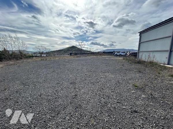 Terrain à bâtir au  BREZET