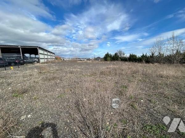 Terrain à bâtir au  BREZET