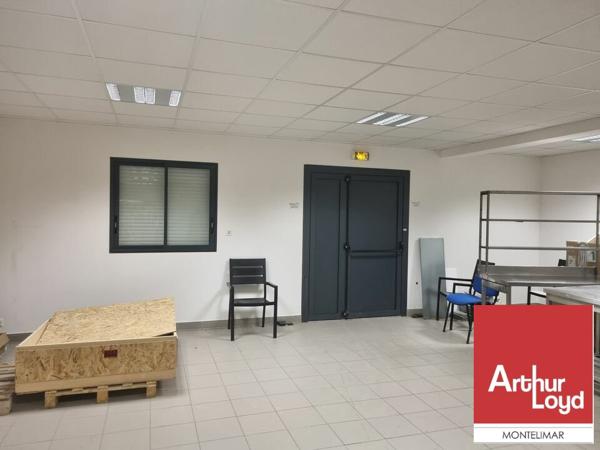 PIERRELATTE - A louer espace de bureaux et d'atelier au RDC de 228 m2 divisible