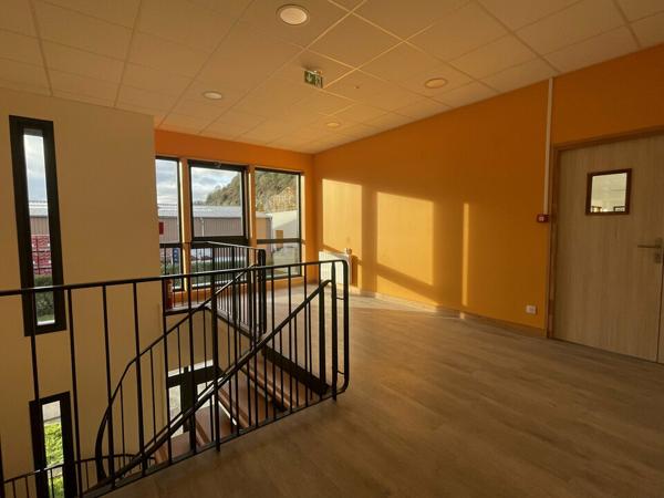 À LOUER - OUDALLE - BUREAUX NEUFS - 195 m²