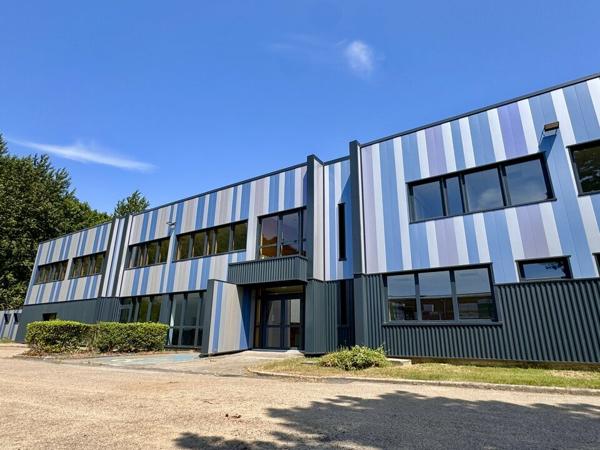 À LOUER - OUDALLE - BUREAUX NEUFS - 195 m²