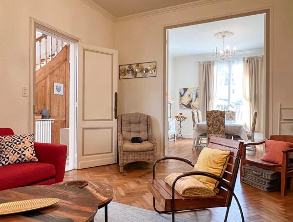 Villa 7 pièce(s) 4 chambre(s) 200 m²