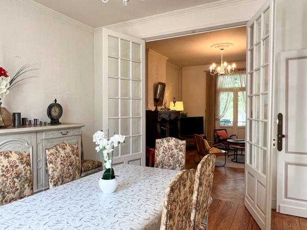 Villa 7 pièce(s) 4 chambre(s) 200 m²