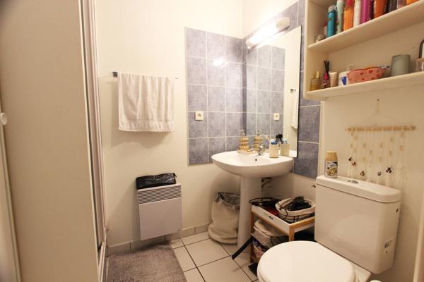 UN BEAU STUDIO À PROXIMITÉ DU CENTRE-VILLE. -