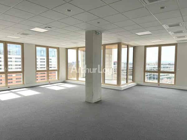 BUREAUX à LOUER de 1049 m²