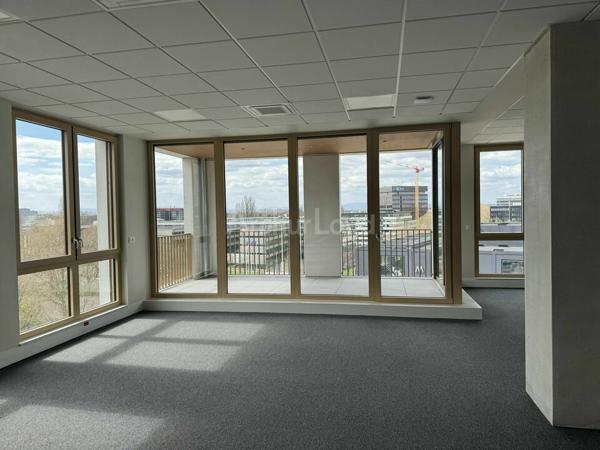 BUREAUX à LOUER de 1049 m²
