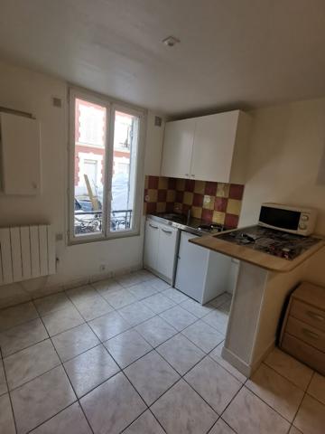 LE BOURGET GARE - STUDIO-15.70 m2 - 20M2 DE SURFACE TOTALE