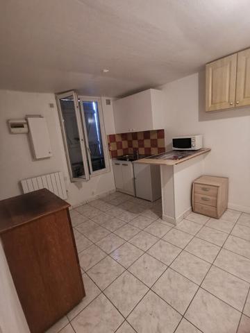 LE BOURGET GARE - STUDIO-15.70 m2 - 20M2 DE SURFACE TOTALE