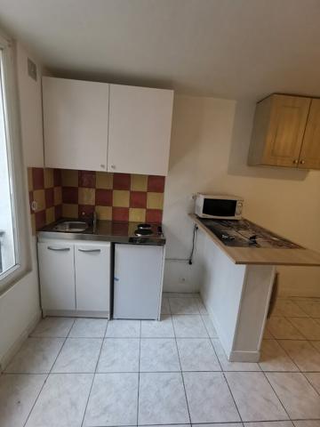 LE BOURGET GARE - STUDIO-15.70 m2 - 20M2 DE SURFACE TOTALE