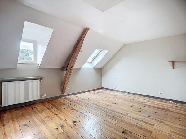 A VENDRE Maison ancienne et terrain d'environ 1100m²