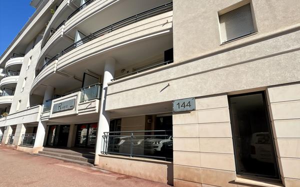 Appartement à vendre    2 pièces • 38 m2 Antibes