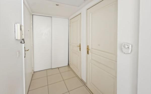 Appartement à vendre    2 pièces • 38 m2 Antibes