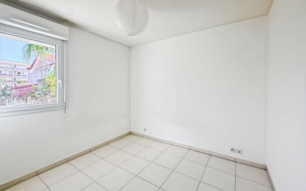 Appartement à vendre    2 pièces • 38 m2 Antibes