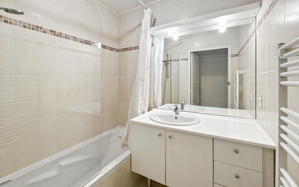 Appartement à vendre    2 pièces • 38 m2 Antibes