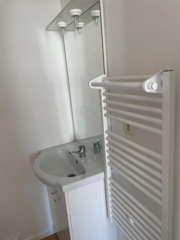 A LOUER SEGRE Studio rénové de 17 m2