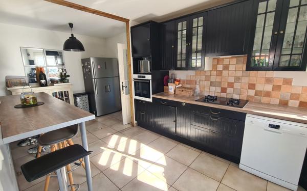 Maison à vendre    5 pièces •  Saint-André-de-Cubzac