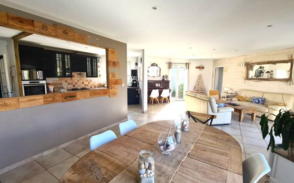 Maison à vendre    5 pièces •  Saint-André-de-Cubzac