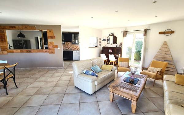 Maison à vendre    5 pièces •  Saint-André-de-Cubzac