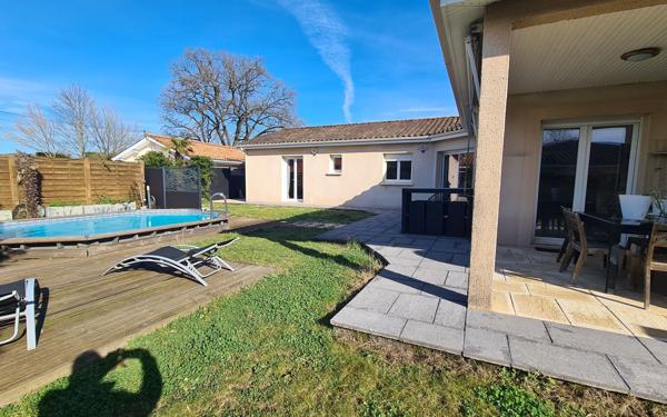 Maison à vendre    5 pièces •  Saint-André-de-Cubzac