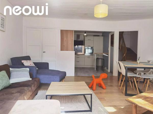 Maison de ville avec balcon et potentiel de logement indépendant