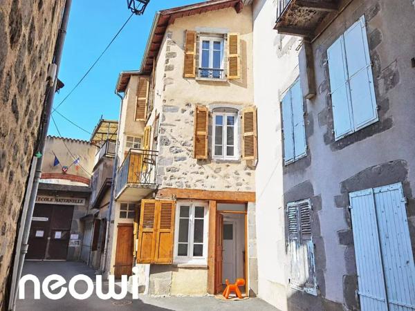 Maison de ville avec balcon et potentiel de logement indépendant