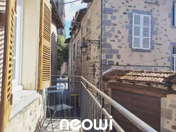 Maison de ville avec balcon et potentiel de logement indépendant