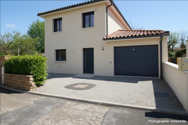 Maison  récente Chazay D Azergues 6 pièce(s) 200 m2 avec jardin , au calme