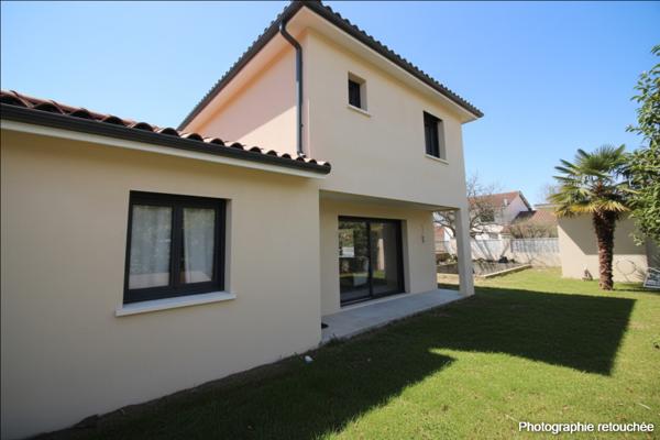 Maison  récente Chazay D Azergues 6 pièce(s) 200 m2 avec jardin , au calme