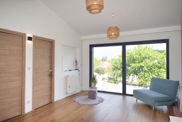 Maison  récente Chazay D Azergues 6 pièce(s) 200 m2 avec jardin , au calme