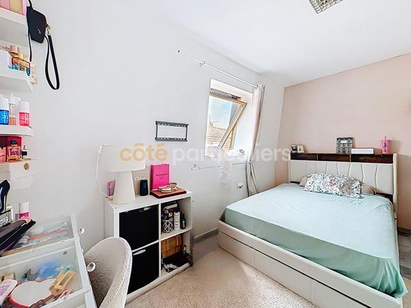 Vente
                Maison85 m² - 4 Pièces -
                    ARMENTIERES (59280)