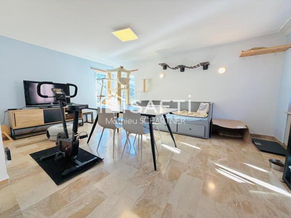 Maison - 7 pièces - 196m²