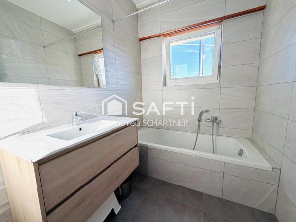 Maison - 7 pièces - 196m²