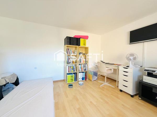 Maison - 7 pièces - 196m²