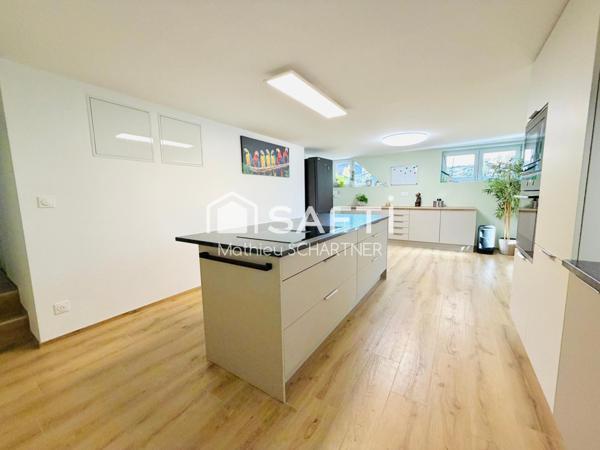 Maison - 7 pièces - 196m²