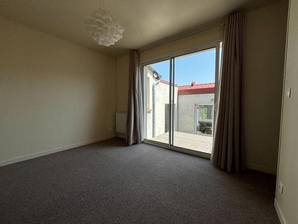 ensemble  immobilier local commercial + habitation de caractére 6 pièce(s) 210 m2