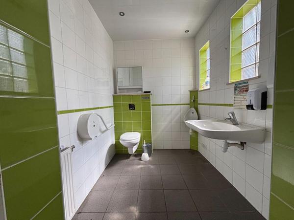 ensemble  immobilier local commercial + habitation de caractére 6 pièce(s) 210 m2