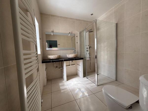 ensemble  immobilier local commercial + habitation de caractére 6 pièce(s) 210 m2