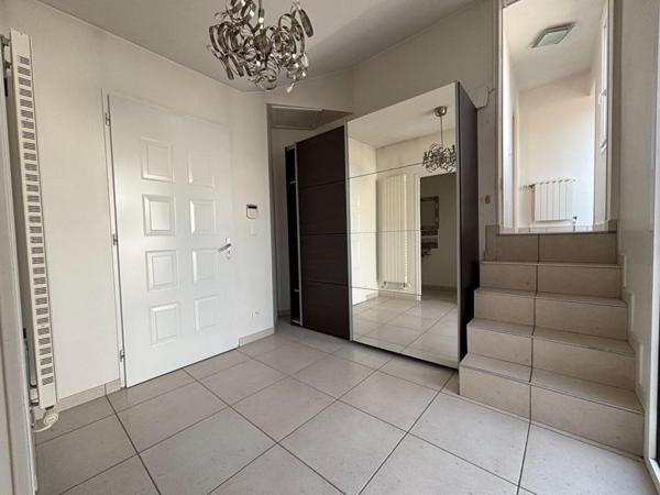 ensemble  immobilier local commercial + habitation de caractére 6 pièce(s) 210 m2
