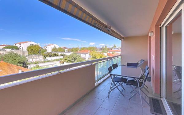 Appartement à vendre    3 pièces • 50,90 m2 Saint-Raphaël