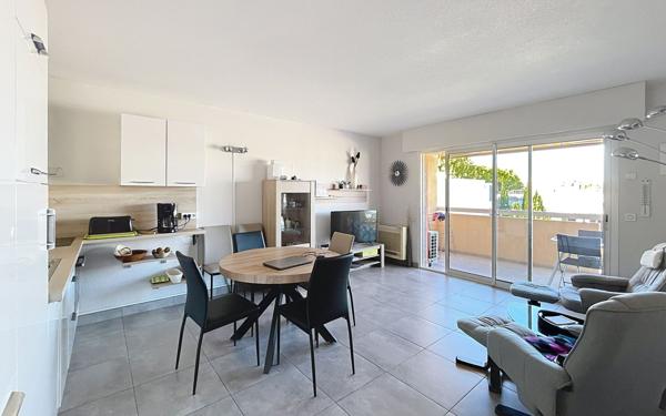 Appartement à vendre    3 pièces • 50,90 m2 Saint-Raphaël