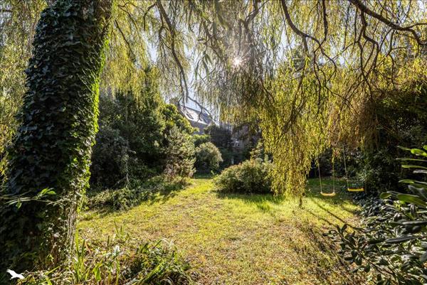 Maison à vendre |  Guilvinec |  16 pièces | 374 m²