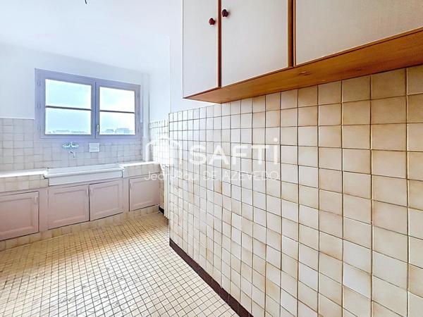 Appartement 3 pièces dernier étage proche RER